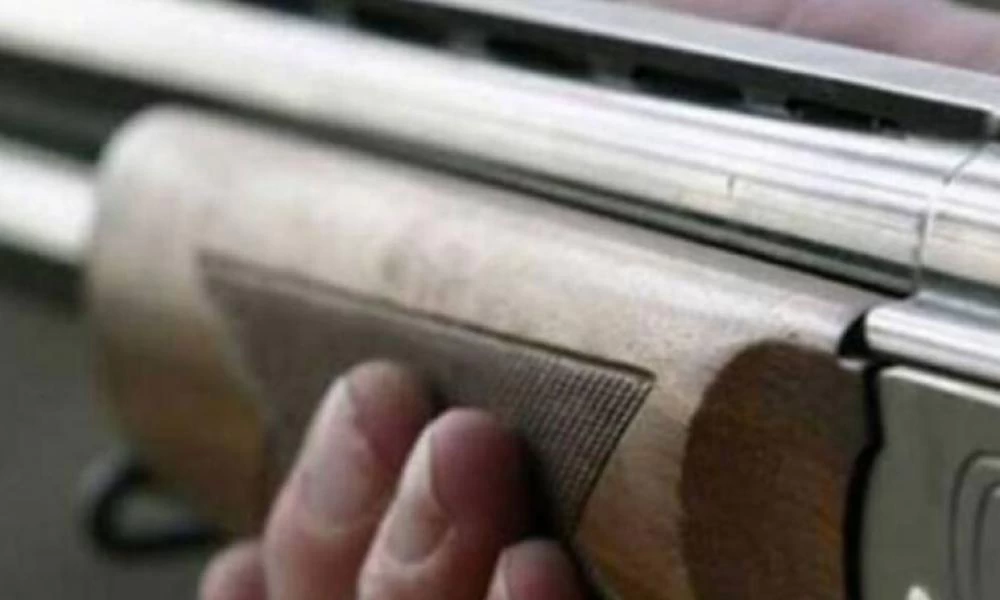 Εύβοια: Άγρια συμπλοκή - Βγήκαν στους δρόμους με καραμπίνες